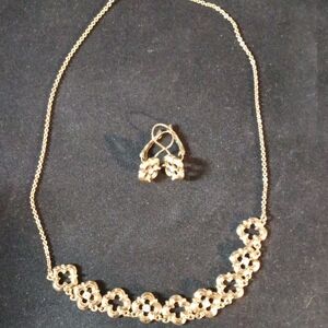 Vintage Avon Clover Motif Collar Necklace Gift Set